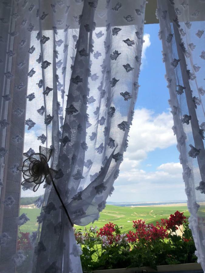 B&B En Champagne Cramant Exteriör bild